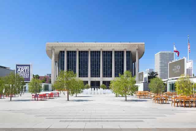 Jerry Moss Plaza at The Music Center - RIOS