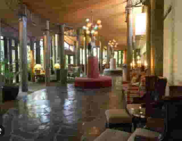 Lobby Lagoon I or II