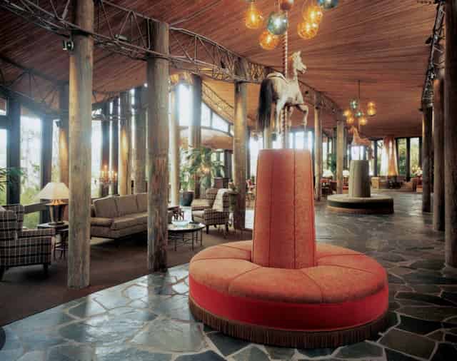 Paradise Foyer