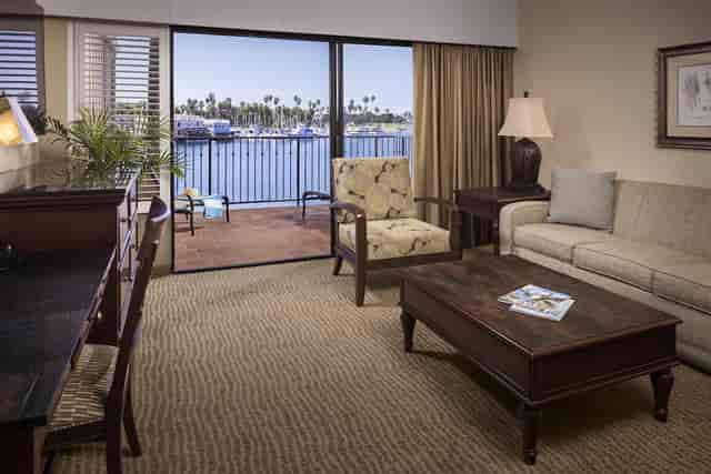 Deluxe Bayfront meeting space with water view, ideal for gatherings and events.