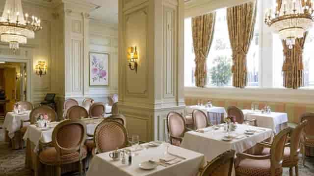 Elegant dining space at Plaza Bar, Westgate Hotel for upscale events and intimate meetings.