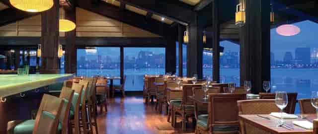 C Level Lounge at Island Prime: elegant restaurant with stunning views for events.