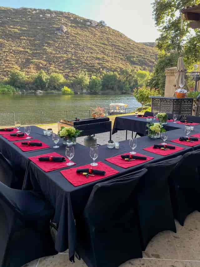 Elegant outdoor dining setup at Hibachi Kings, perfect for weddings and corporate retreats.