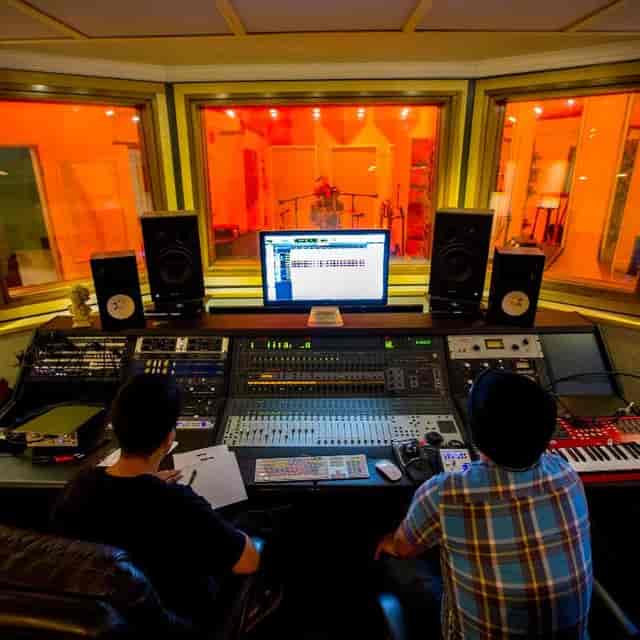 Band practice space with advanced sound equipment in Santa Cruz rehearsal studio.