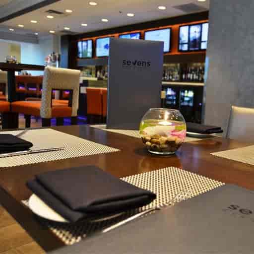 Sevens Bar and Grill at Sonesta San ...