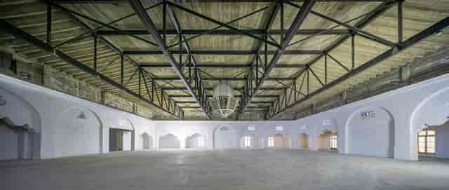 Large Rooftop venue with high ceilings, perfect for conferences and exhibitions.
