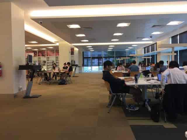 Study tables in Jurong West Library, ideal for meetings and collaboration.