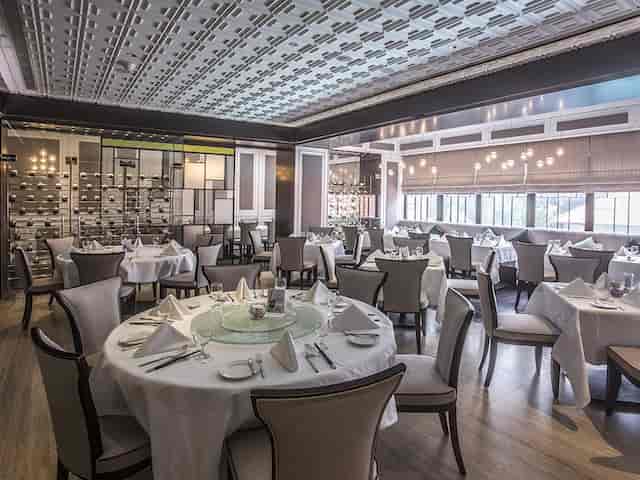 Galbraith Ballroom at The American Club Singapore, elegant dining for corporate events.