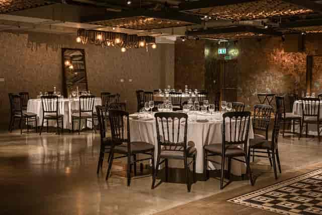 Elegant event space at Bread Street Kitchen, perfect for corporate dinners and upscale gatherings.
