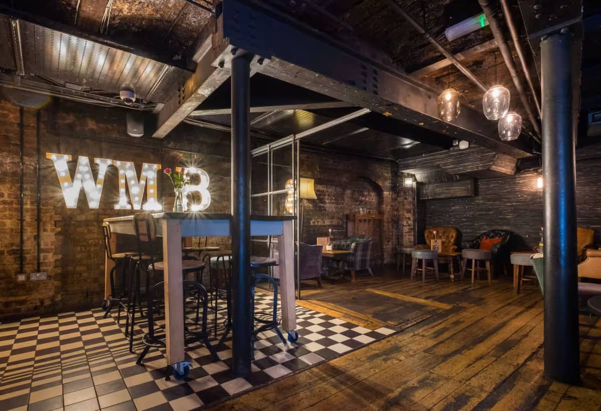 WN Barkers | Bishop's Vaults at Dirty Dicks