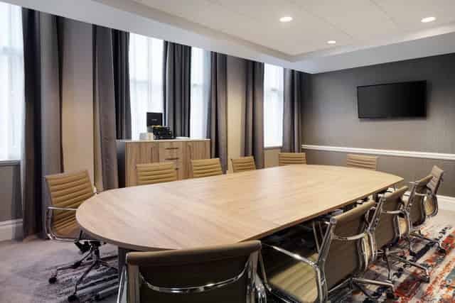 Raglan Suite