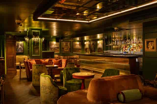 Sophisticated lounge venue with plush seating for intimate gatherings and cocktail receptions.