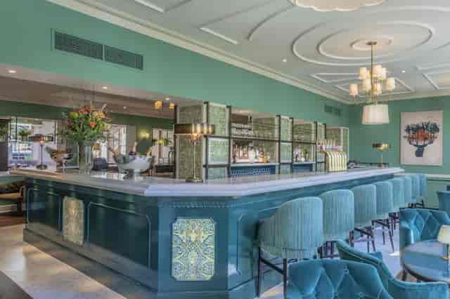 Stylish bar at Richmond Hill Hotel, ideal for networking events and cocktail receptions.