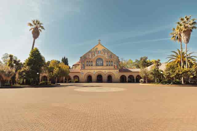 Stanford Main Quad venue with palm trees, perfect for outdoor weddings and events.