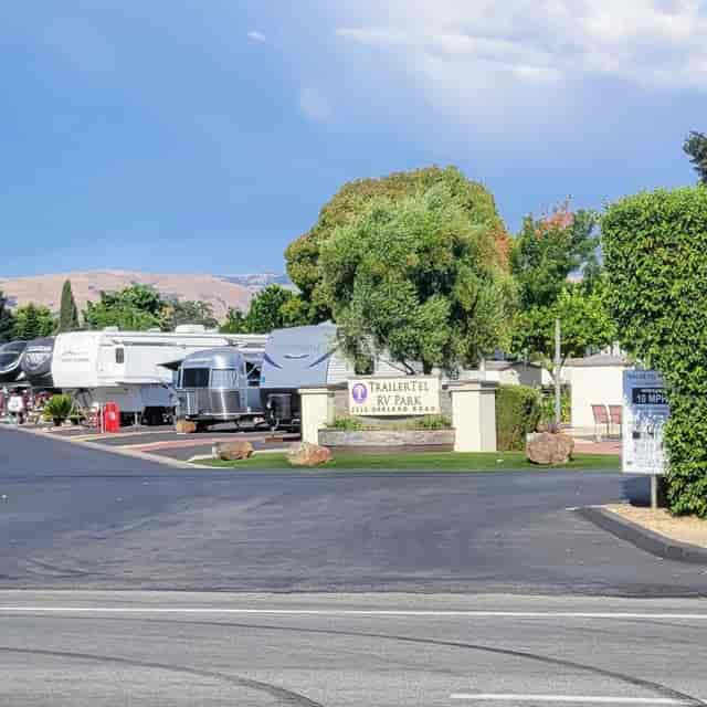"Picnic Gallery RV park entrance, ideal for outdoor events and retreats."