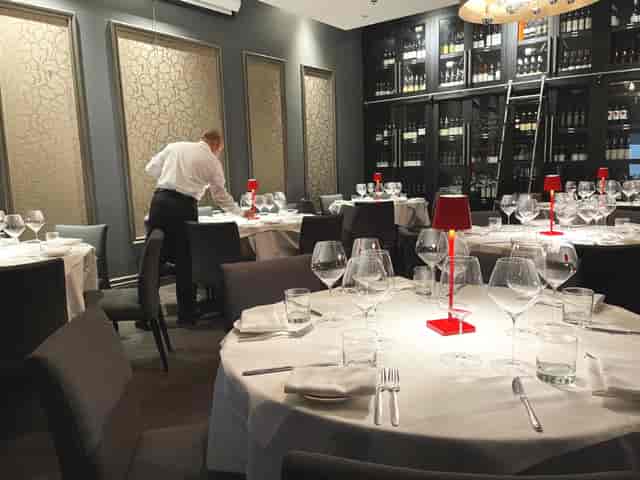 Private dining room in Modus with elegant tables for upscale events and private dinners.