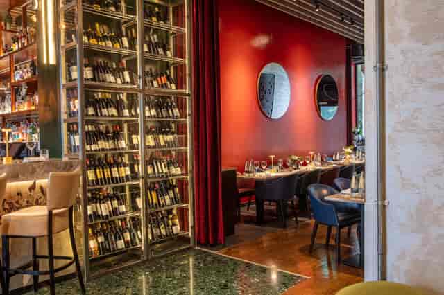Regent Room at Smith's Bar & Grill: elegant dining space for corporate events and gatherings.