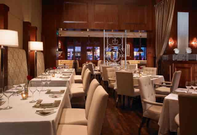 Elegant private dining room at Grant Grill, perfect for upscale events and fine dining.