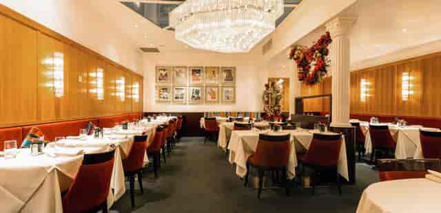 Elegant dining space on Madison Avenue, ideal for corporate events and intimate gatherings.
