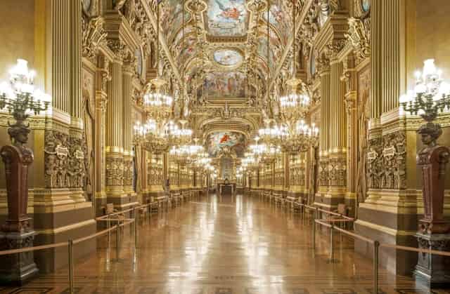 Foyers