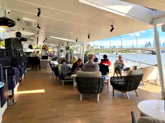 Clipper Lounge Embankment - image 3