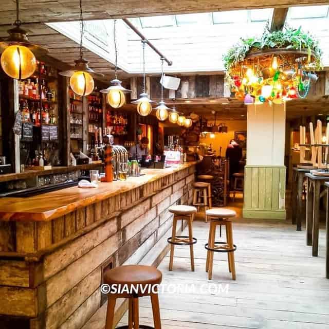 Bar