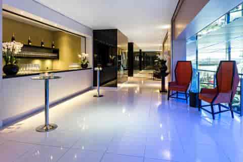 Radisson Blu Hotel, London Canary Wharf East - image 2