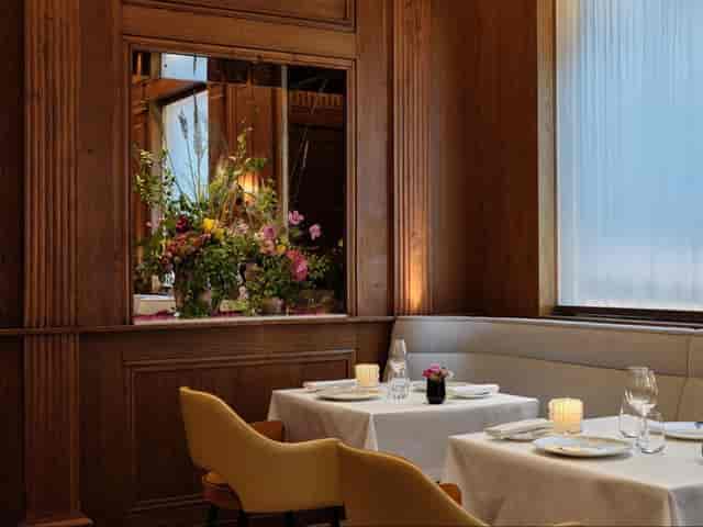 Elegant dining space at Le Taillevent, perfect for intimate dinners and corporate events.