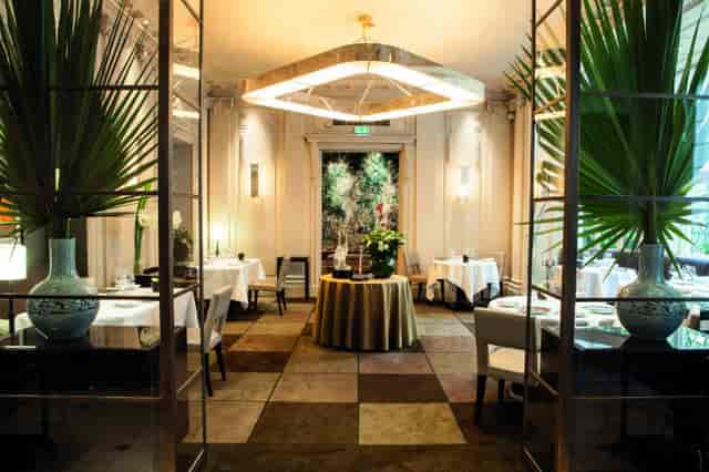 Elegant dining space at Le Taillevent, ideal for upscale events and corporate dinners.