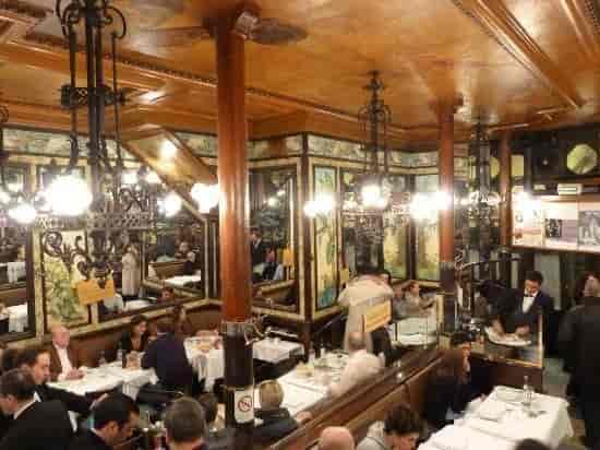 Brasserie Lipp restaurant with vintage decor, perfect for intimate gatherings and networking events.