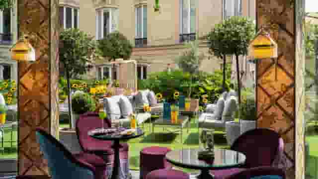 Outdoor Cafe