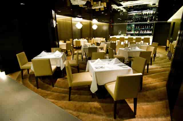 Elegant Bistro 1979 dining space for intimate gatherings and corporate events.