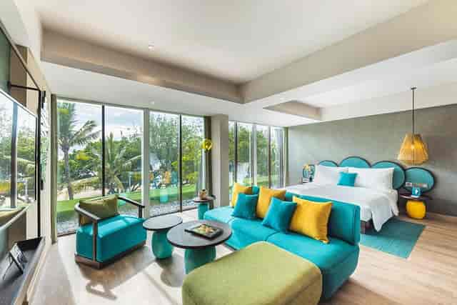 Mamaka Meeting Space at Ovolo Hotels: vibrant room with large windows for meetings and retreats.