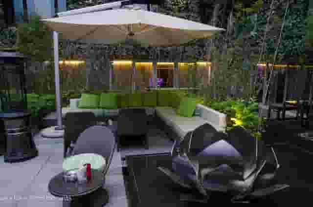 Open-Air Lounge