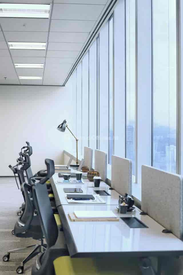 Modern private office with ergonomic chairs, ideal for meetings and events.