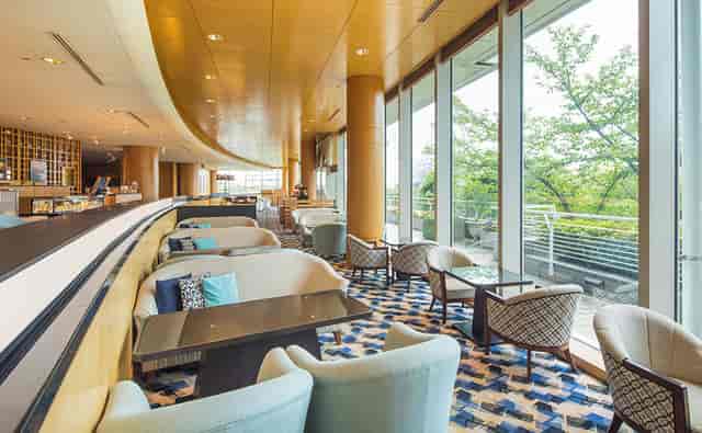 Modern lounge at Yokohama Bay Hotel Tokyu, ideal for networking events and meetings.