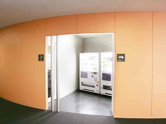 Modern vending area in UDX Conference Room F, ideal for event refreshments.