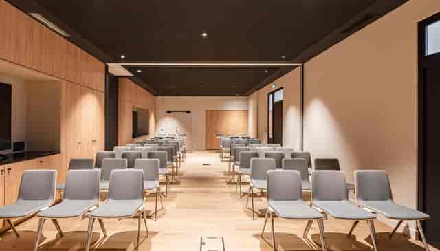 Mimosa-Bellini meeting space with collaborative seating for workshops and presentations.