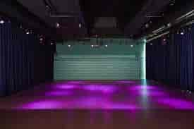Parool theater event space with adjustable lighting for corporate and creative events.
