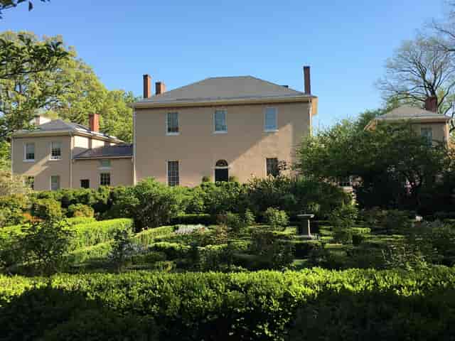 Tudor Place gardens: lush venue for weddings and outdoor events.