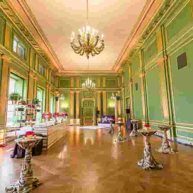 Green & Gold Room