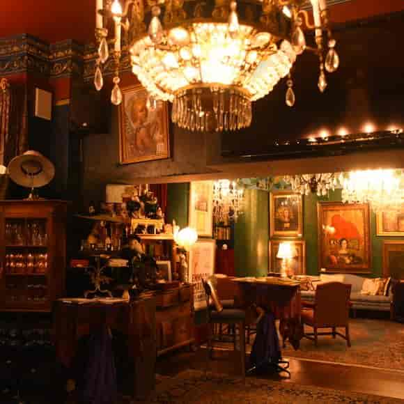 Stylish conference room with vintage decor, ideal for intimate gatherings and meetings.
