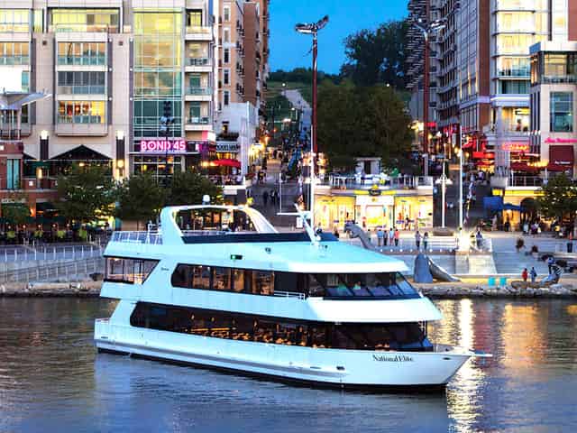 Cruising vessel