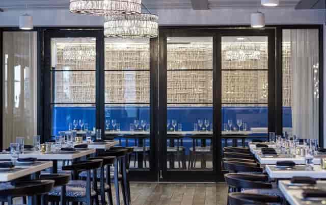 Modern dining room at All Set Restaurant, ideal for corporate events and celebrations.
