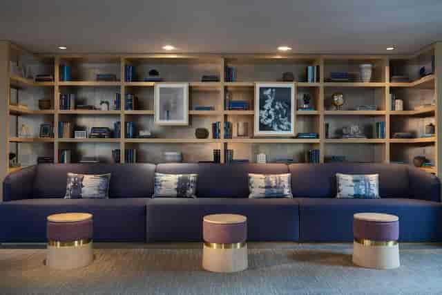 Stylish lounge in Archer Hotel Alexandria, perfect for networking and casual meetings.