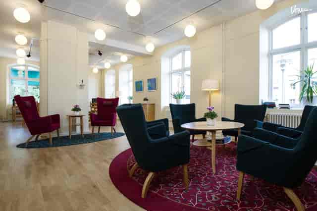 Clara Eckerströmsalen meeting space with cozy seating for networking events.