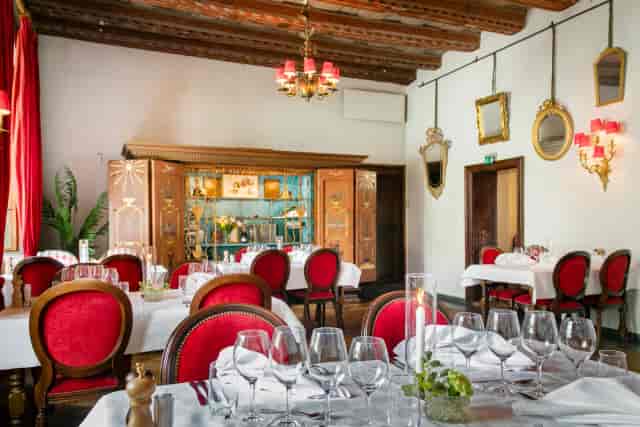 Elegant dining space at Häringe Slott, perfect for upscale events and intimate gatherings.