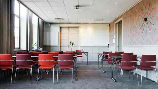 Meeting room at Handelskammaren, Elite Hotels, with modern seating for events and presentations.
