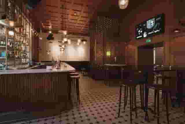 Bar