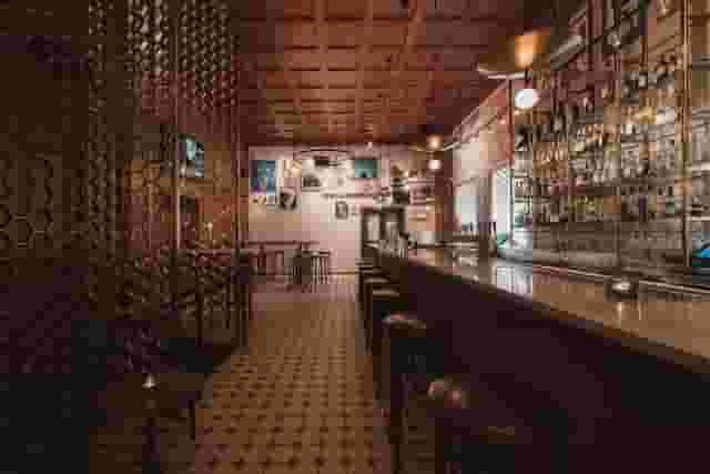 Bar